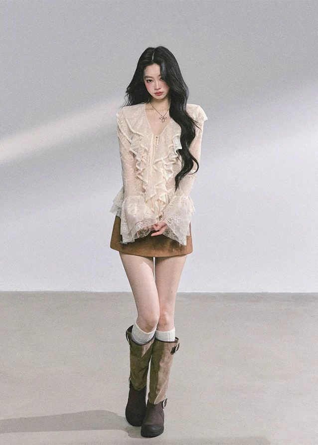 Belle Époque Sheer Lace Blouse - Image 4