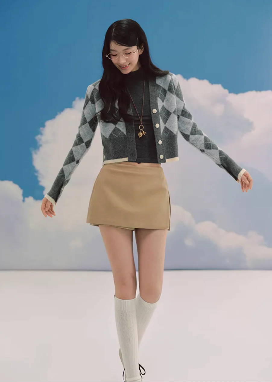 Ciel Argyle V-Neck Cardigan - Image 10