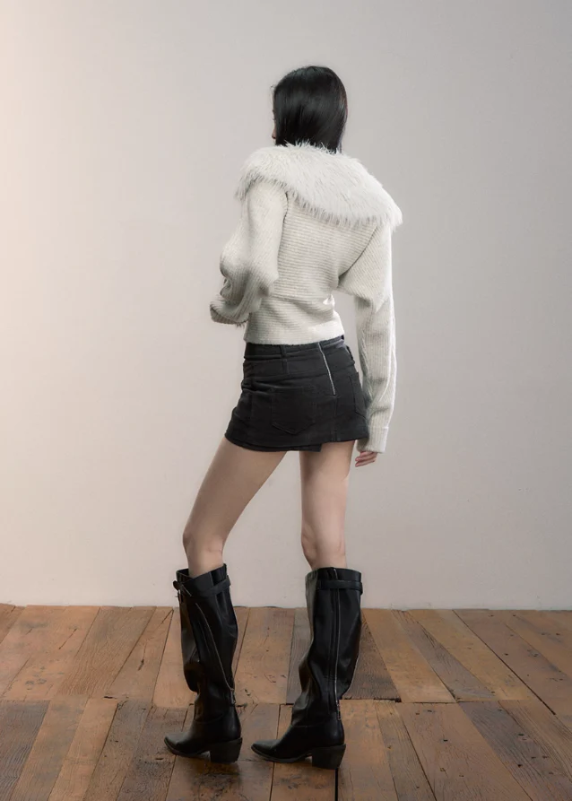 Core Edge Heavy Collar Sweater - Image 12