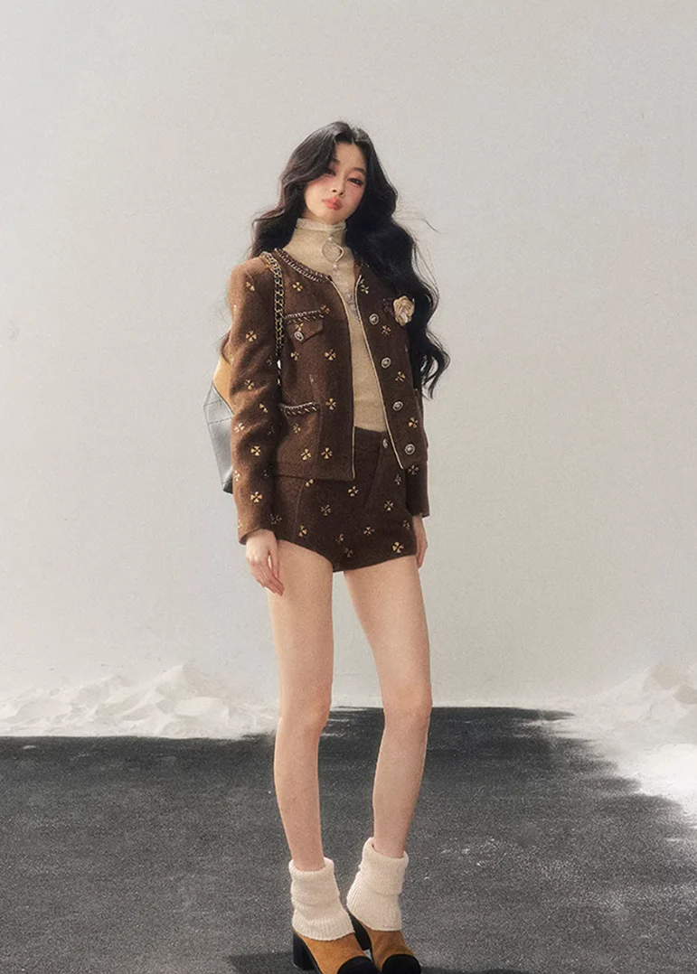 Deep Winter Wool Suit Set - Image 12