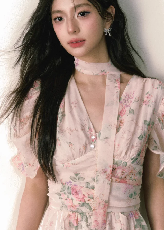 Floral v-neck chiffon dress - Image 4