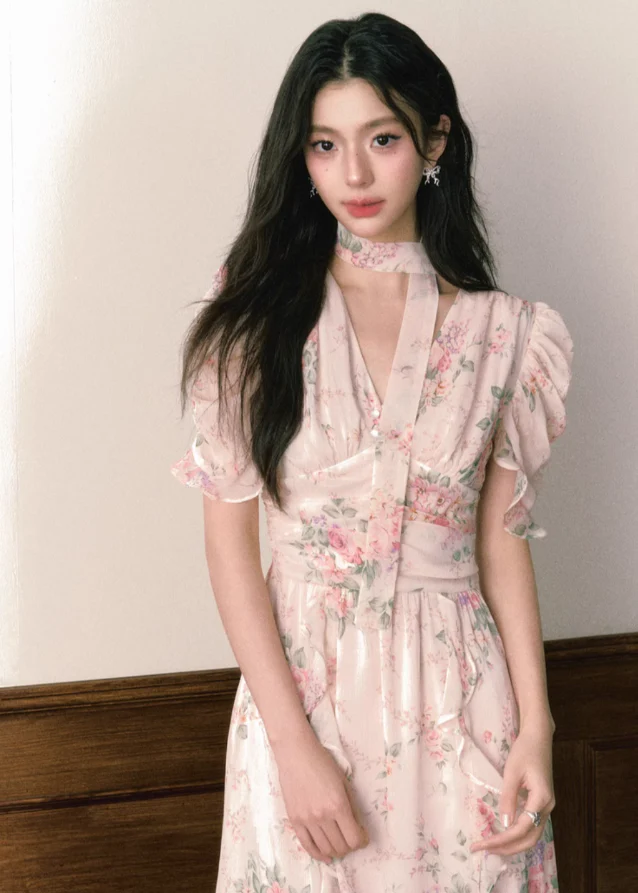 Floral v-neck chiffon dress - Image 7