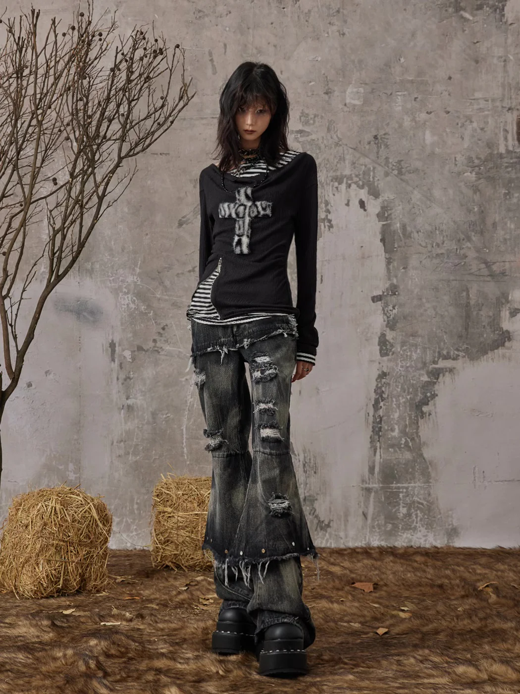 Fake Two-Piece Rivet Washed Jeans Women - Image 8