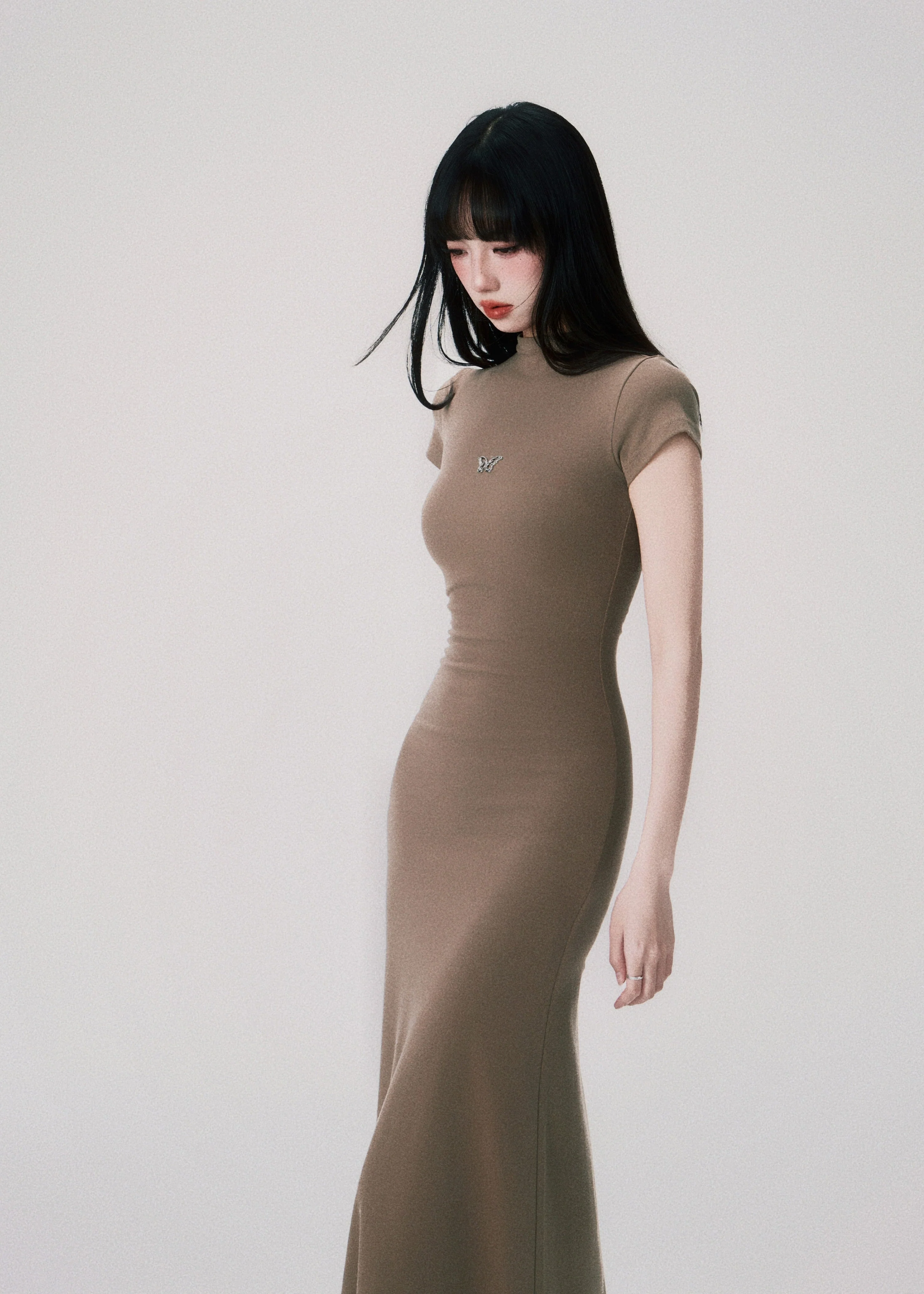 Elegant Mid-Neck Short Sleeve Dress - Image 2