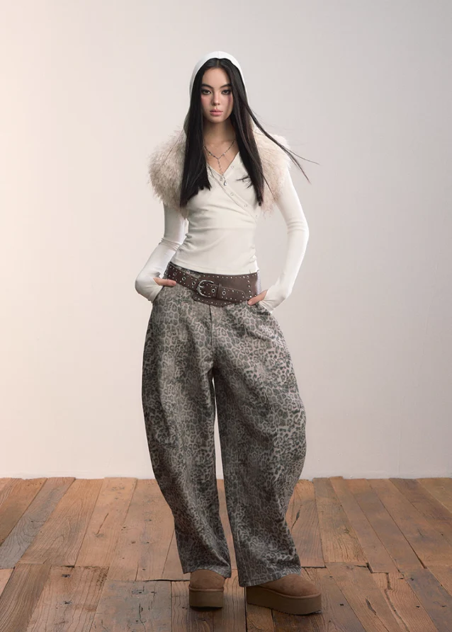 Leopard Sickle Wide Jeans - Image 4