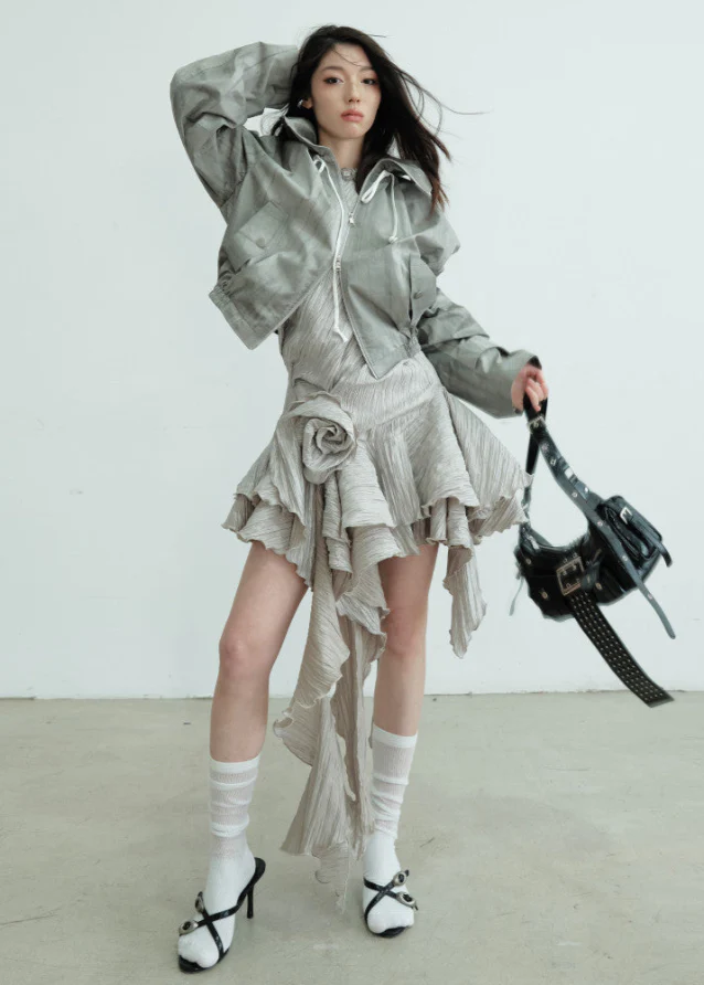 Lightweight Earth Print Short Jacket - Image 3