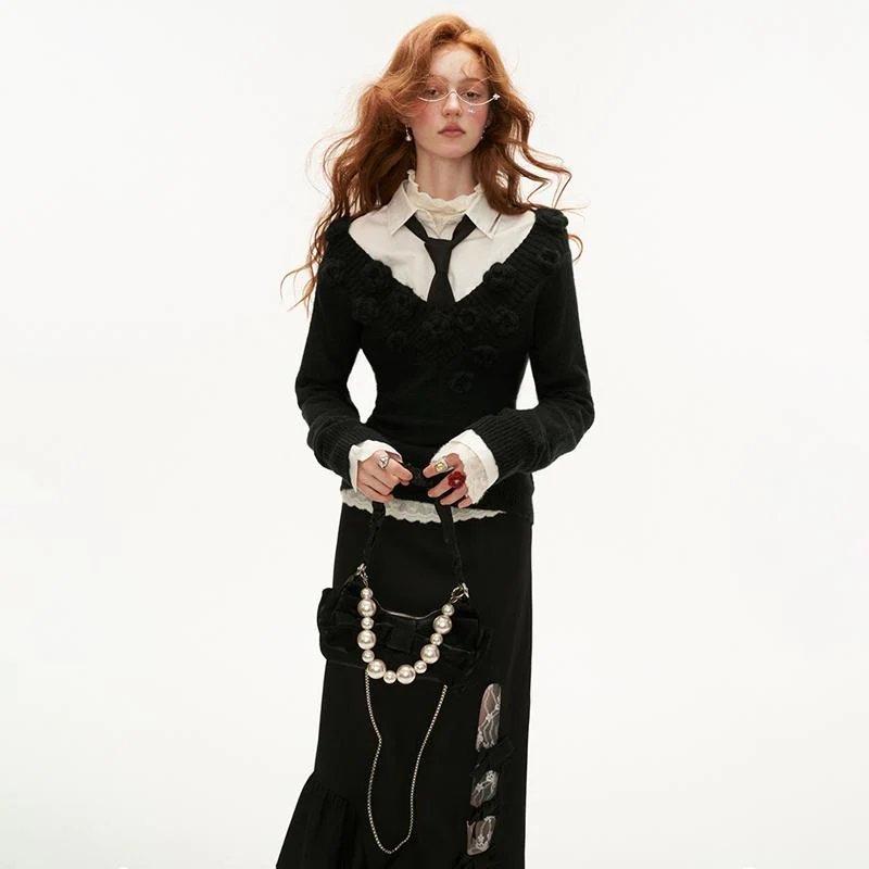 V-neck rose waist sweater - Image 4