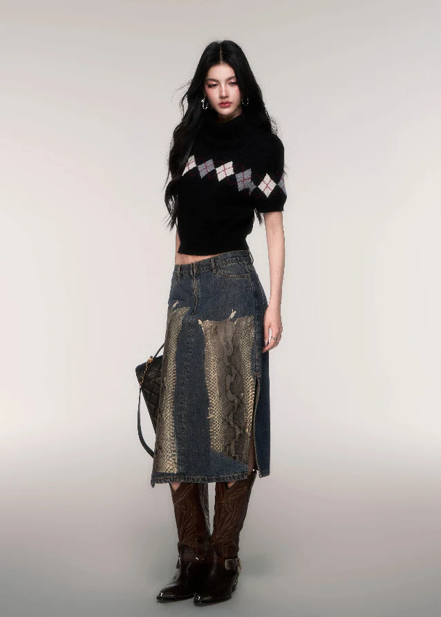 Modern Nerd Cropped Argyle Sweater - Image 3