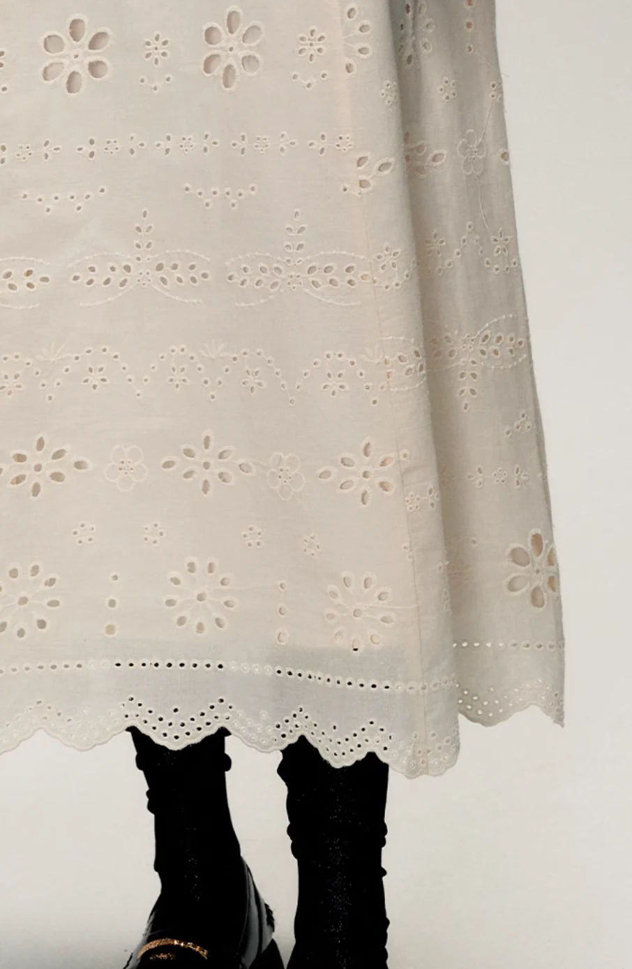 Cream white simple slim lace stitching dress - Image 9
