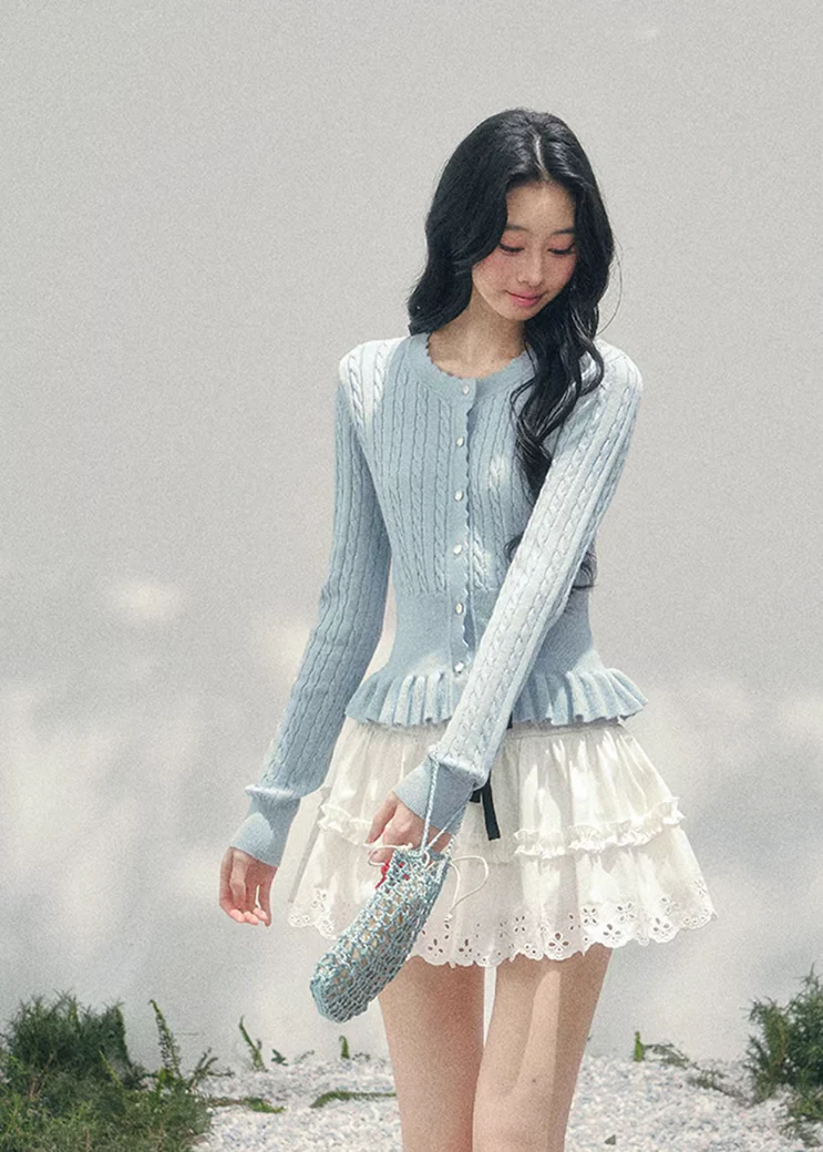 Perle Ode Cropped Cardigan - Image 10