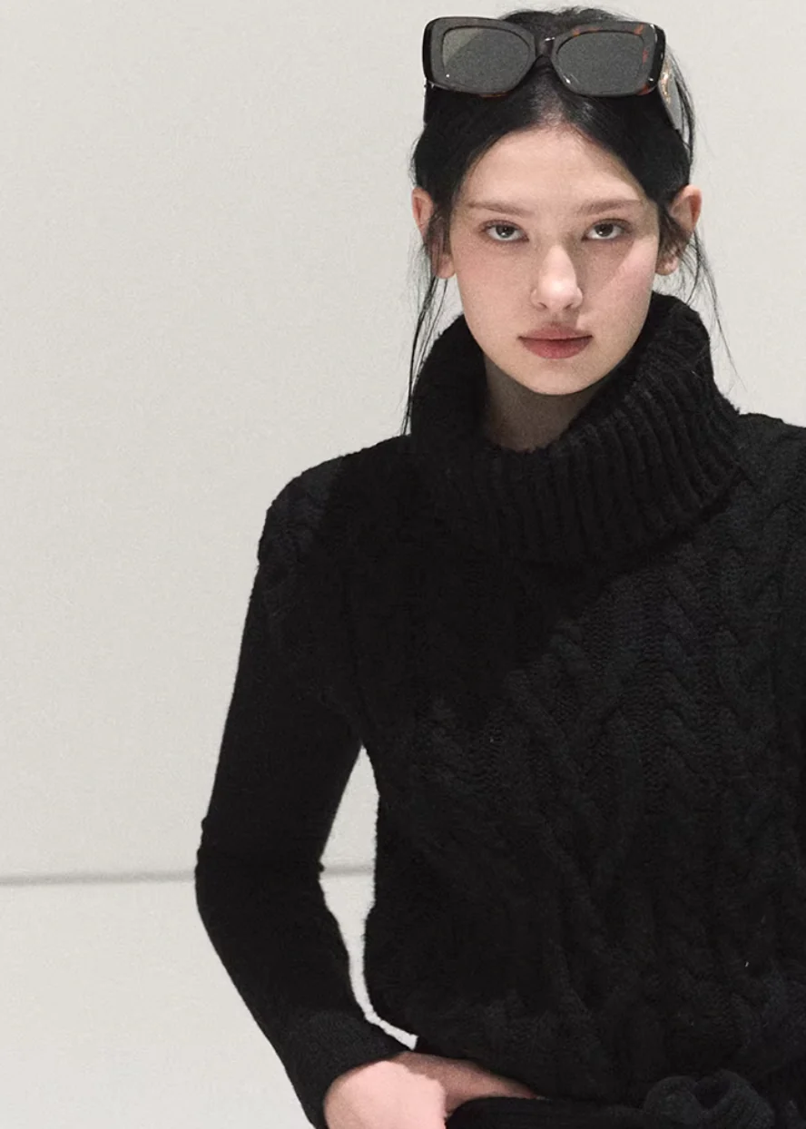 Quiet Cable Layered Knit Vest - Image 8