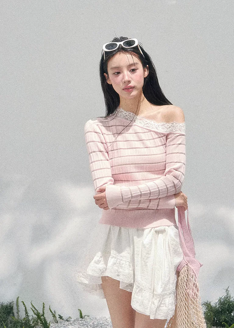 Regard Doux Asymmetric Knit - Image 13