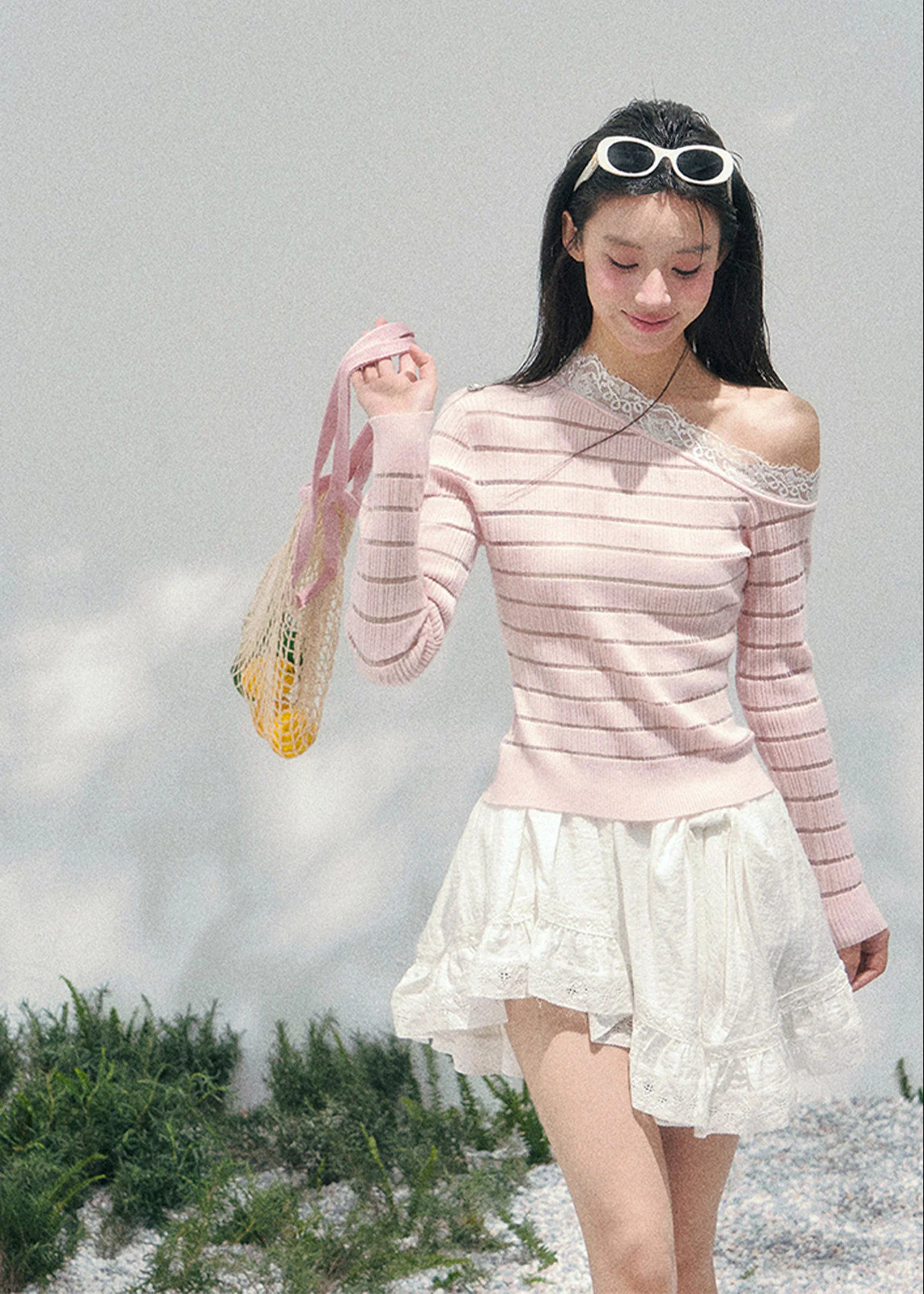 Regard Doux Asymmetric Knit - Image 2