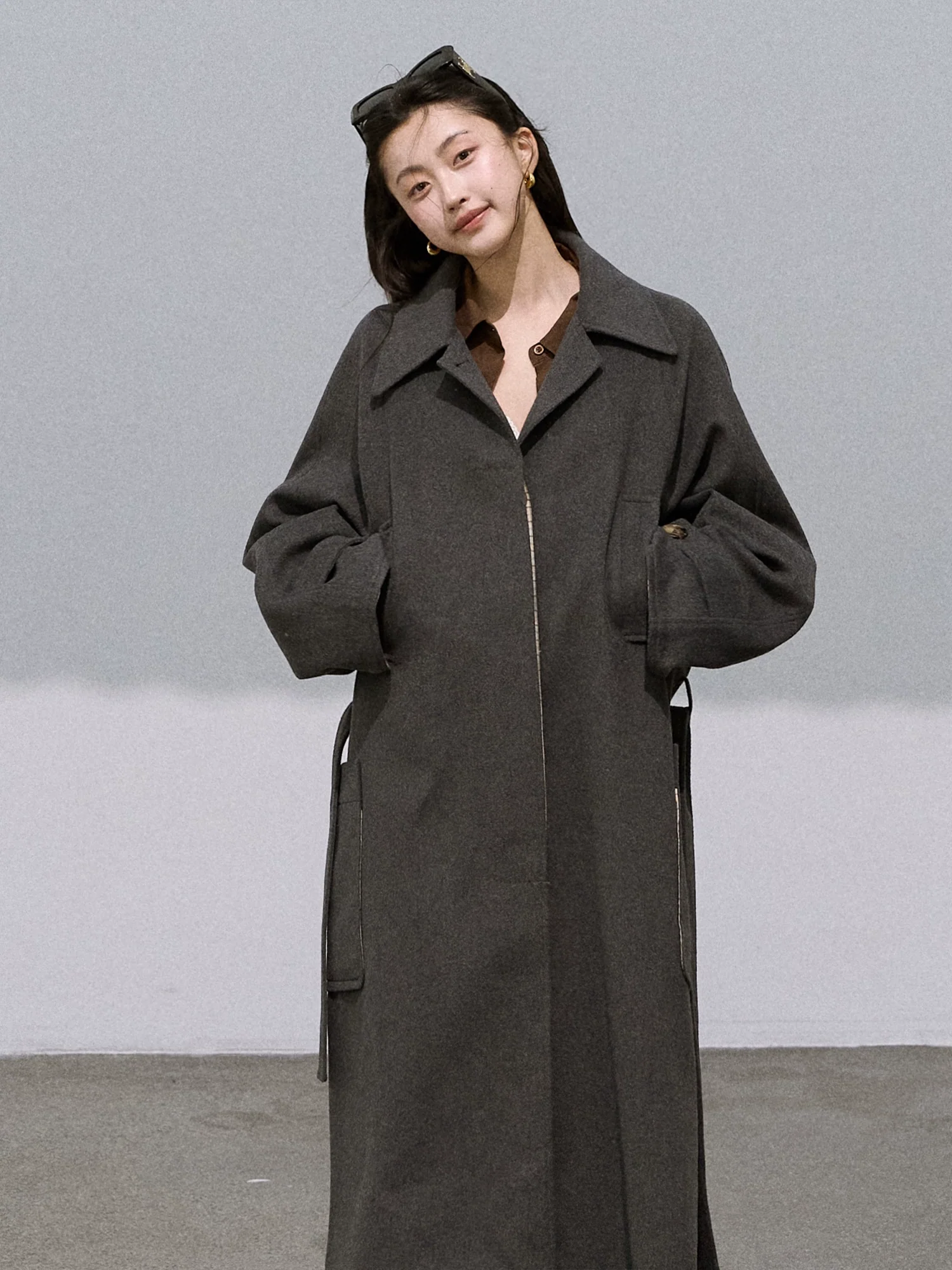 Silhouette Woolen Overcoat Detachable Scarf Detail - Image 3
