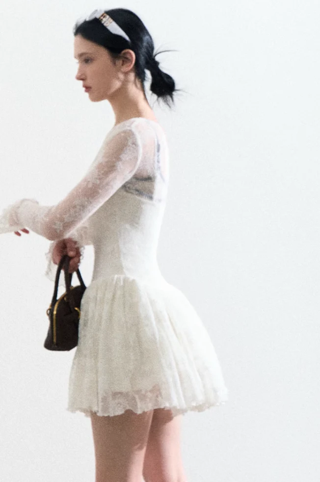 Slim Lace Sports Dress - Image 5
