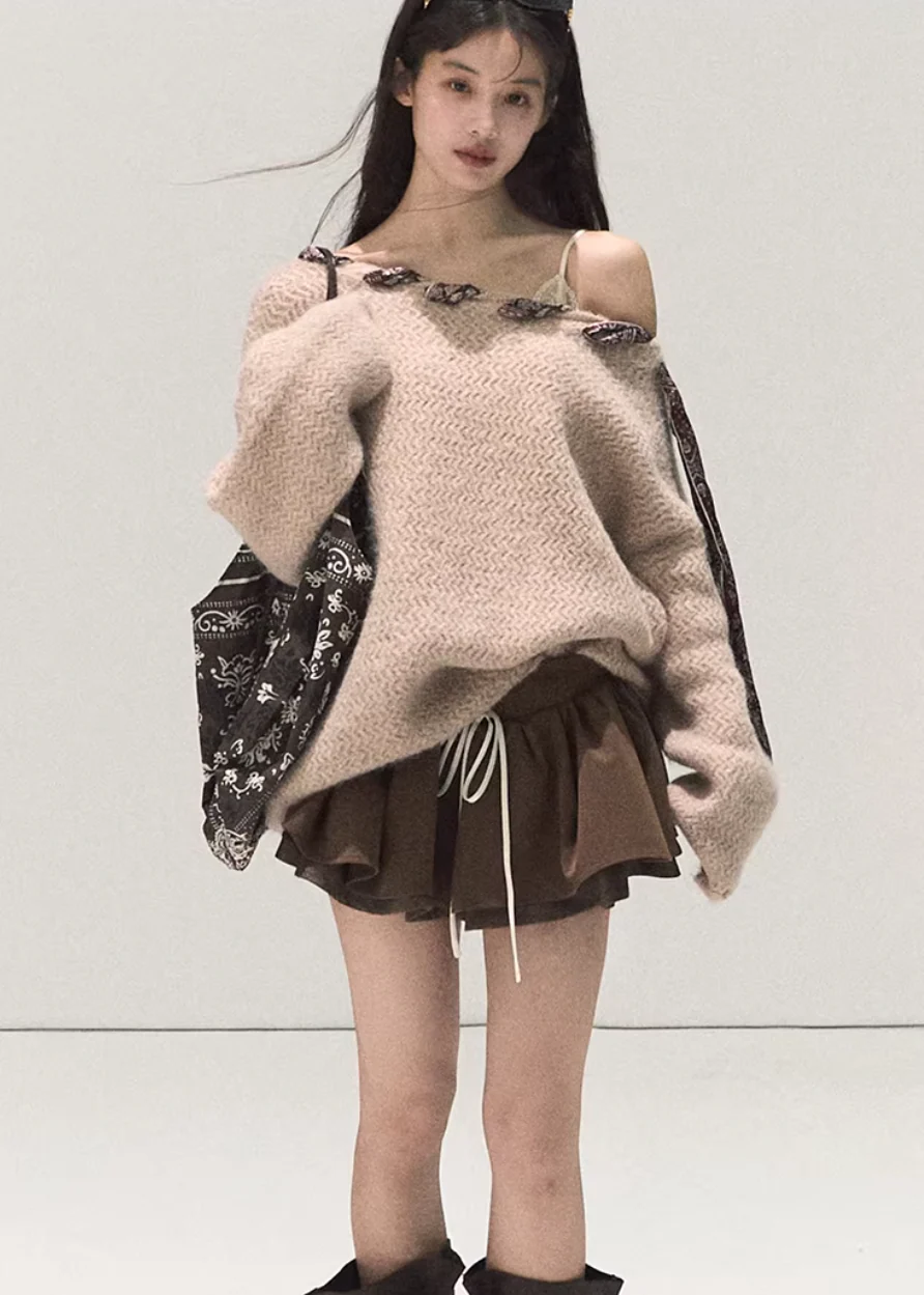 Soft Angle Wool Scarf Sweater - Image 10