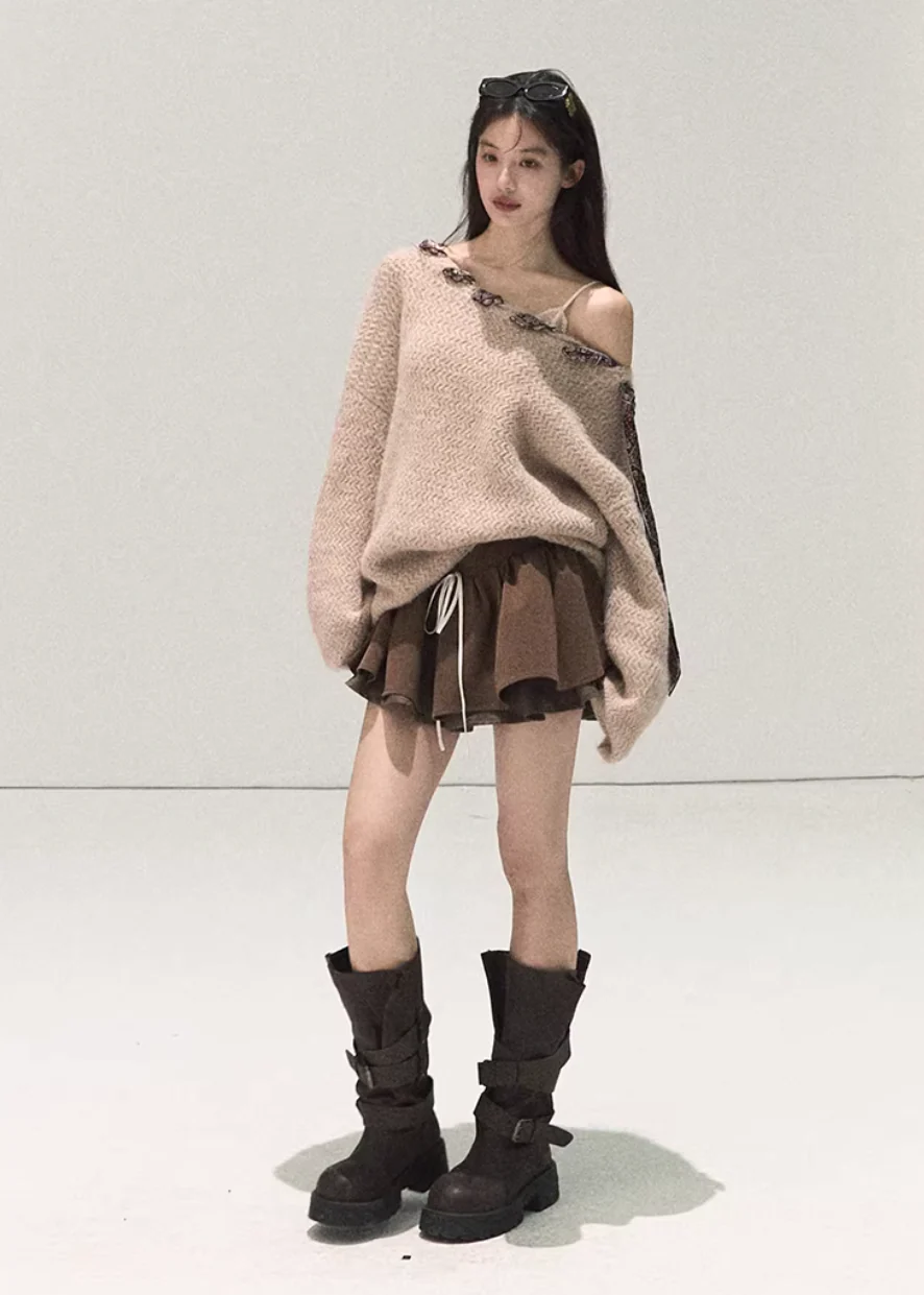 Soft Angle Wool Scarf Sweater - Image 11