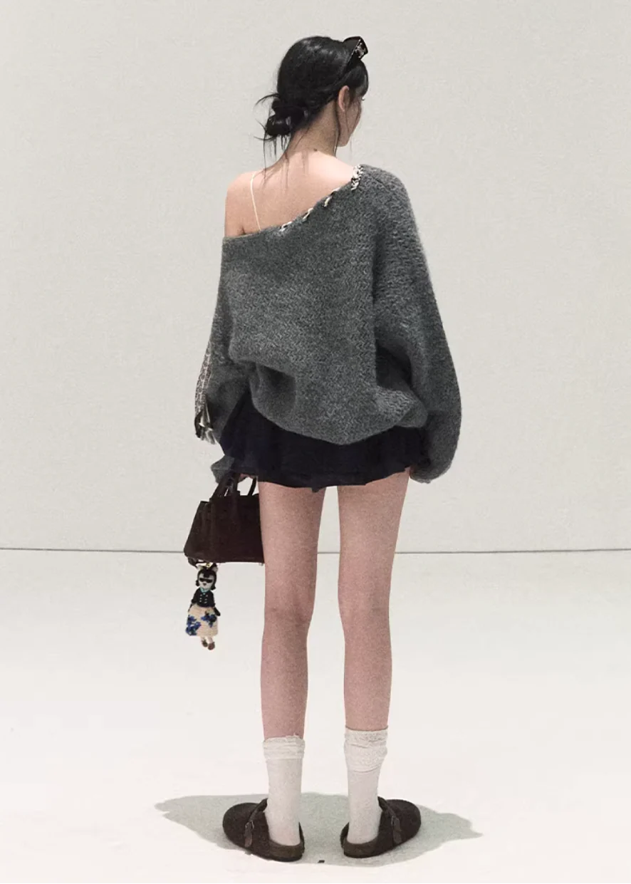 Soft Angle Wool Scarf Sweater - Image 7