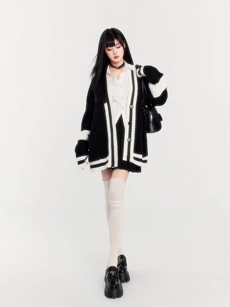 Retro Black & White Waist Shirt - Image 12